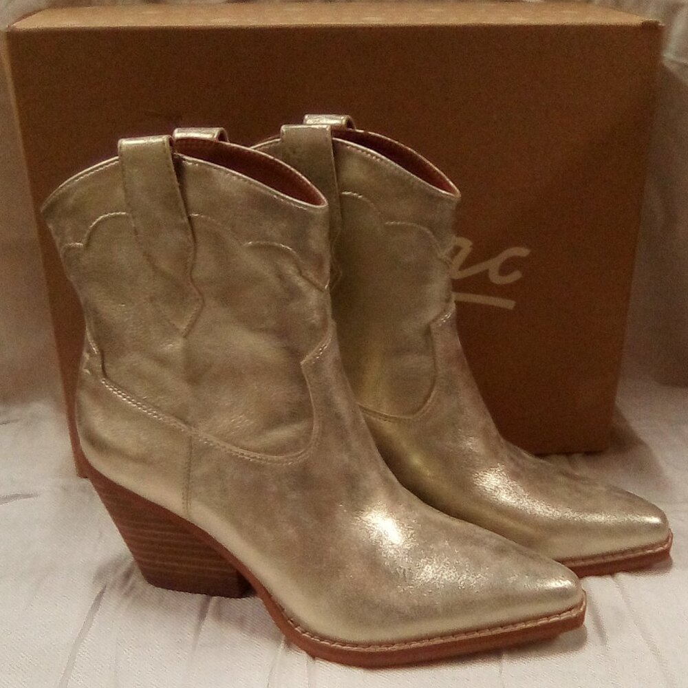 Zodiac Roslyn Gold Short Cowboy Boot Sz. 8.5